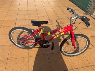 Bicicleta infantil roja 6-9 años ATAK