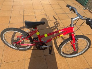 Bicicleta infantil roja 6-9 años ATAK