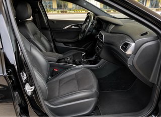 Infiniti Q30 2016