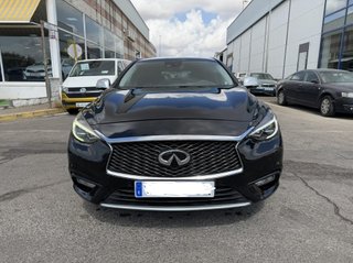 Infiniti Q30 2016