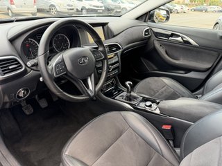 Infiniti Q30 2016