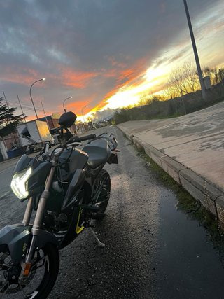 Zontes Z2 125 Naked Negra/Amarilla