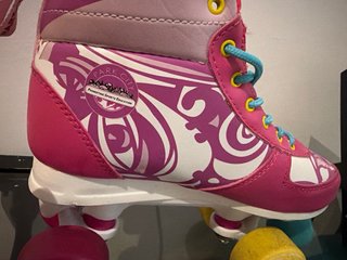 Patines rosas con diseño