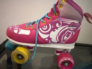 Patines rosas con diseño