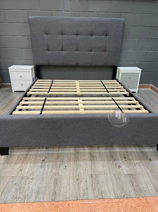 Cama Matrimonial con Cabecero Acolchado