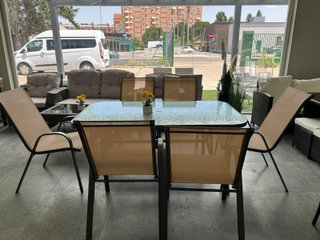 Mesa Exterior con Seis Sillas