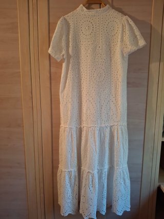 Vestido blanco batista perforada