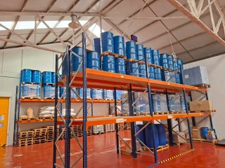 Bidones azules nuevos