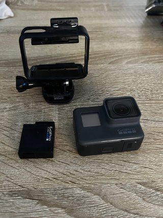 GoPro HERO5 Black + Batería + (pantalla rajada)