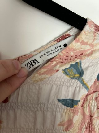 Vestido Zara flores manga larga T. XL