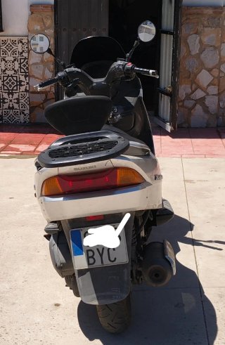 Suzuki Burgman 150 Maxi Scooter