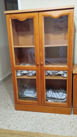 Mueble salón completo madera con vitrinas