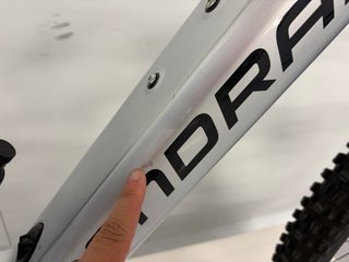 BICI MONDRAKER DUNE CARBON R T.M TEST ELECTRICA