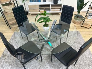 Mesa Redonda 120cm con Sillas Polipiel