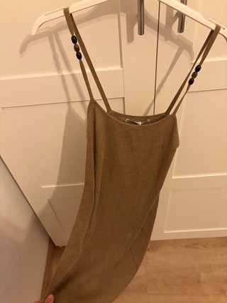 Vestido de verano nuevo con etiqueta