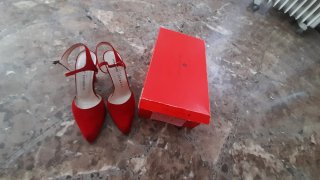 Zapatos de tacón Charles Jourdan rojos talla 35