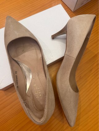 Zapatos salón piel beige tacón 6cm talla 38