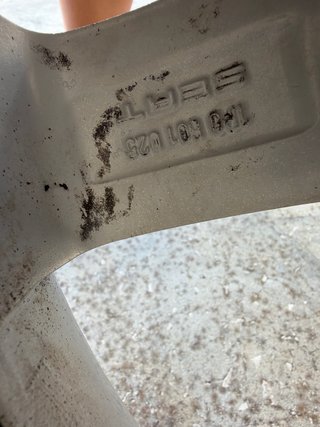 Llanta Original Seat con Neumatico 215/55/16 97Y
