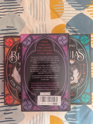 1r y 2n libro de la trilogía Asesino de Brujas
