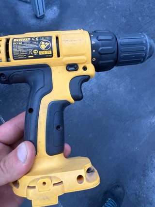 Avvitatore DeWalt 12V con caricabatterie