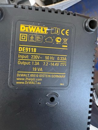 Avvitatore DeWalt 12V con caricabatterie