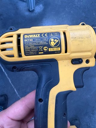 Avvitatore DeWalt 12V con caricabatterie