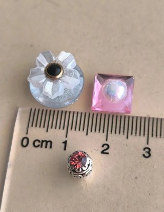 Perfumeros miniatura para casas de muñecas