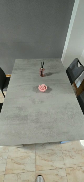 Juego de mesa con 4 sillas