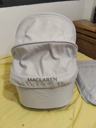 Capazo para bebé Maclaren gris