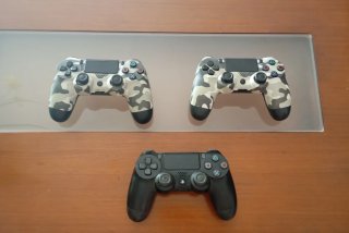 Lote 3 controller PS4 per riparazione o ricambi