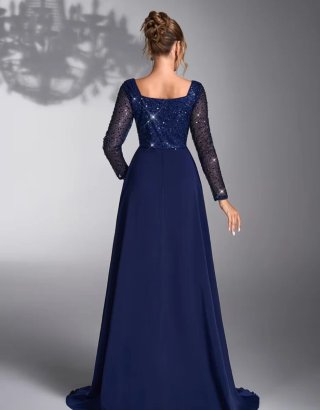 Vestido de fiesta azul con pedrería
