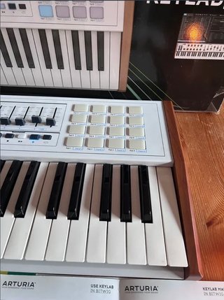 Controlador MIDI Arturia Keylab 49
