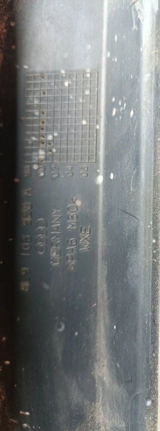 Embellecedor Motor Audi S3 8L