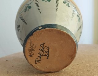 Botijo de cerámica decorada