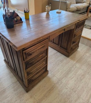 Escritorio madera maciza antiguo