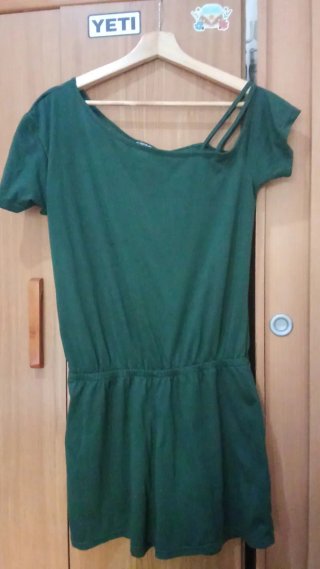 Mono corto verde con tirantes