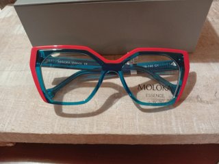 Gafa de graduado de Señora Moloka. Nueva tienda