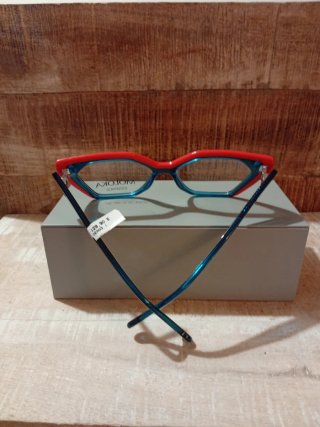Gafa de graduado de Señora Moloka. Nueva tienda