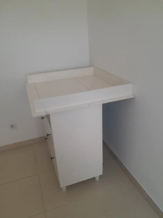 Cambiador bebé con cajonera de IKEA