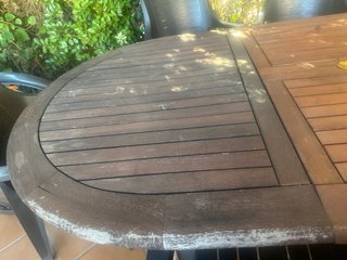 Mesa de madera exterior extensible