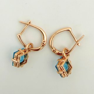 Pendientes Oro 14K con Piedras Azules; 3,71grs.
