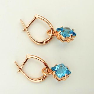 Pendientes Oro 14K con Piedras Azules; 3,71grs.