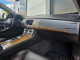 Jaguar XF 2012