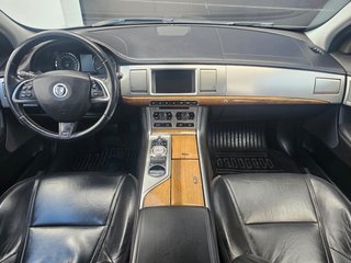 Jaguar XF 2012