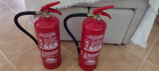 2 Extintores de Incendios