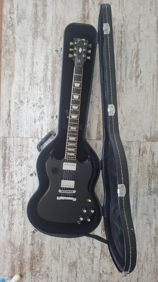 Estuche rígido Rockcase para guitarra tipo SG