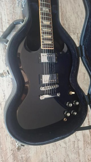 Estuche rígido Rockcase para guitarra tipo SG
