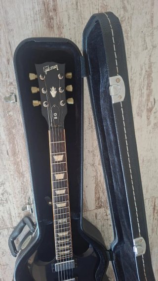 Estuche rígido Rockcase para guitarra tipo SG