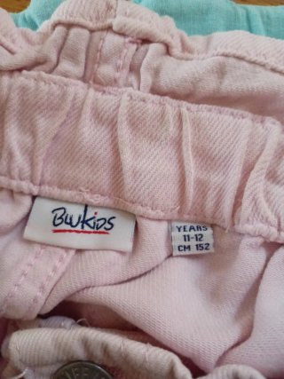 Set 2 shorts bambina 12-14 anni. Set 5 €