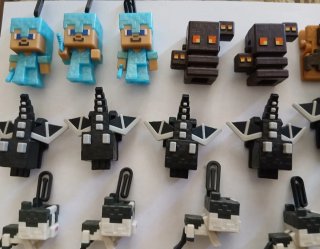 Figuras Minecraft Kinder Joy